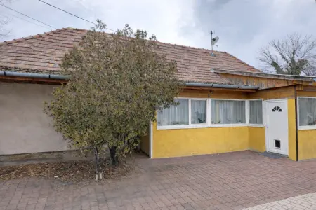 Eladó családi ház, Dunaharaszti 3 szoba 110 m² 64.9 M Ft