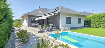 Eladó családi ház, Dunaharaszti 7 szoba 298 m² 249.9 M Ft