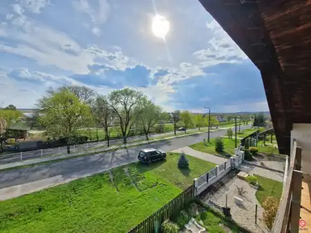 Eladó családi ház, Velence 3+4 szoba 170 m² 79.9 M Ft