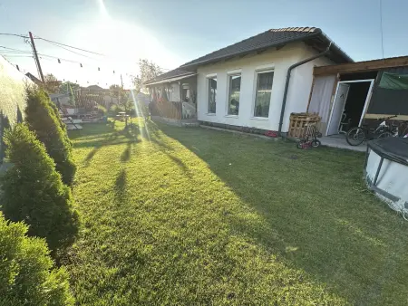 Eladó ikerház, Kiskunlacháza 4 szoba 93 m² 79.99 M Ft