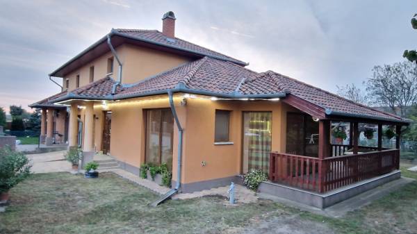 eladó ikerház, Vecsés