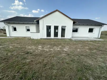 Eladó új építésű családi ház, Ráckeve 4 szoba 84.9 M Ft