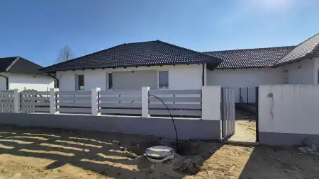 Eladó új építésű ikerház, Üllő 4 szoba 86 m² 79.9 M Ft