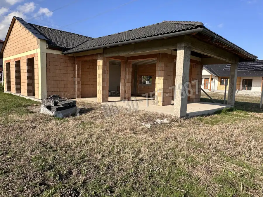 eladó újépítésű családi ház, Áporka