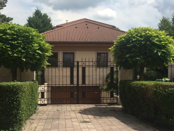 eladó újszerű családi ház, Dunaharaszti
