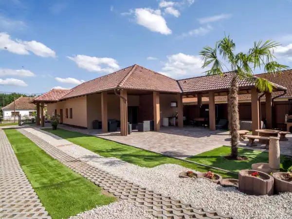 Eladó újszerű családi ház, Tengelic 4 szoba 132 m² 74.9 M Ft